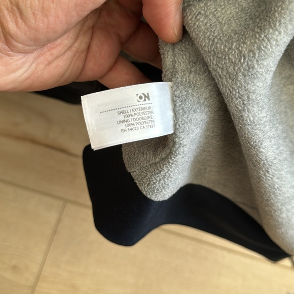 Old navy fleeced leather look jacket - Picture 6 of 6